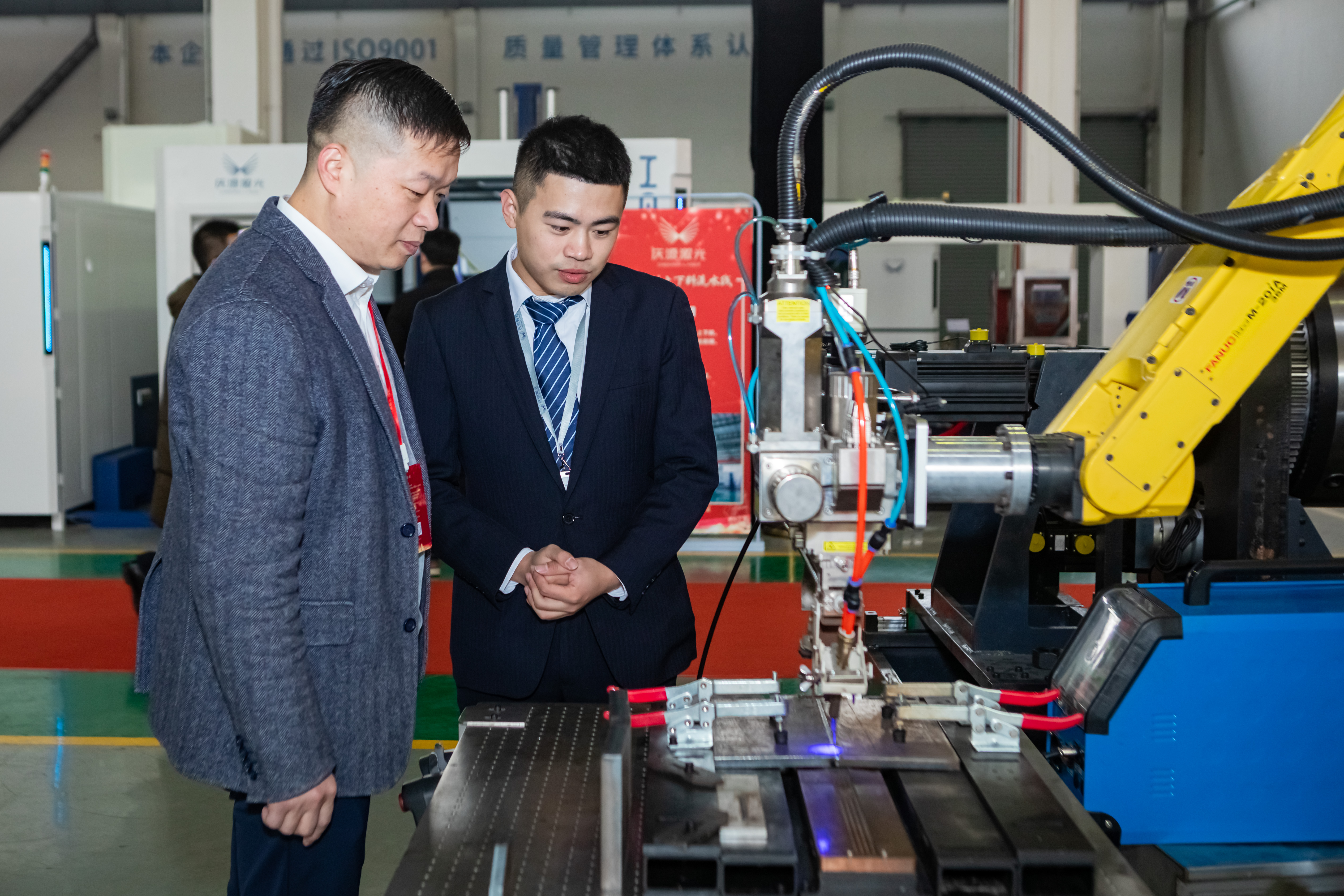 1757753598677575.jpg Q87A4580.jpg